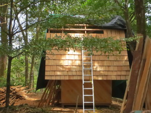 Building a wooden shingles roof